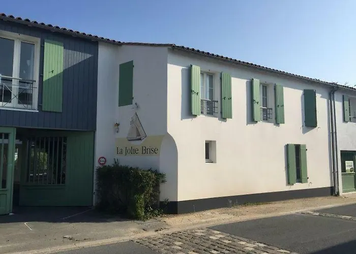La Jolie Brise En Re Dans Residence Avec Piscine